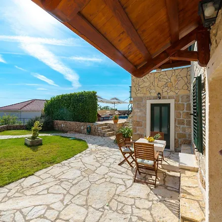 Platanus With Private Pool & Sea View *