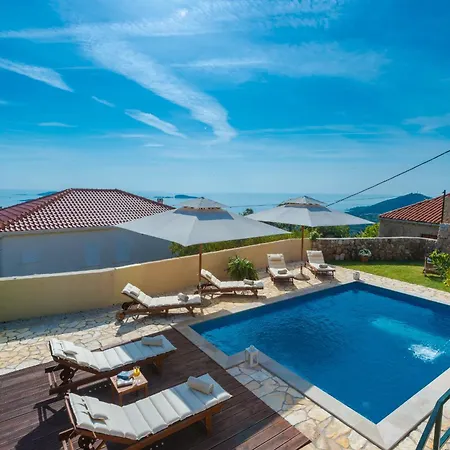 Platanus With Private Pool & Sea View *