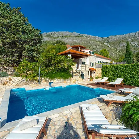 Platanus With Private Pool & Sea View Villa