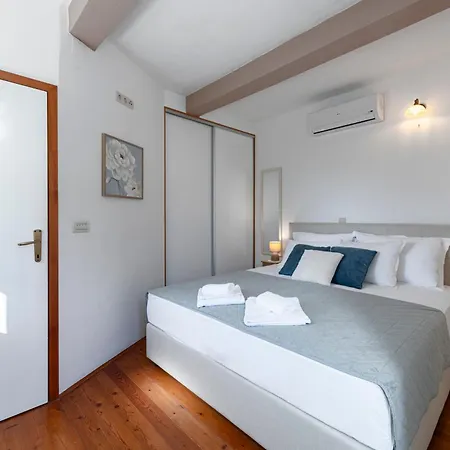 Platanus With Private Pool & Sea View * Mlini