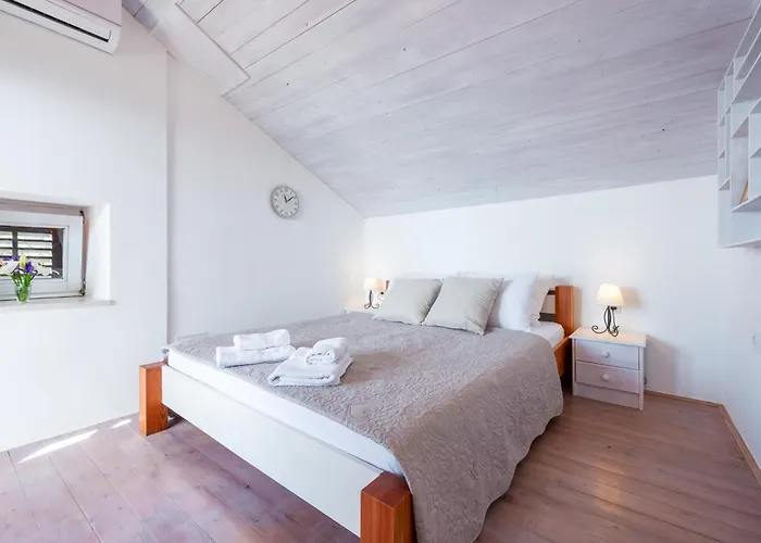 Platanus With Private Pool & Sea View Mlini