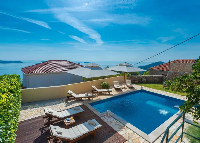 Platanus With Private Pool & Sea View *