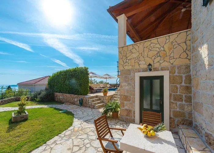 Platanus With Private Pool & Sea View Mlini