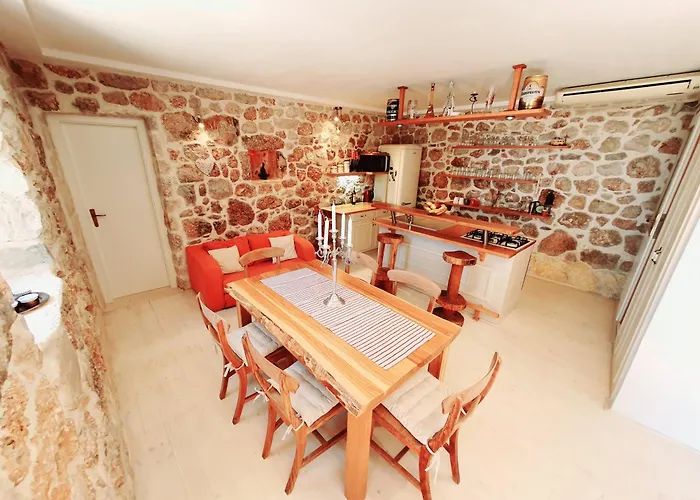 Platanus With Private Pool & Sea View