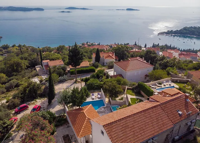 Villa Platanus With Private Pool & Sea View