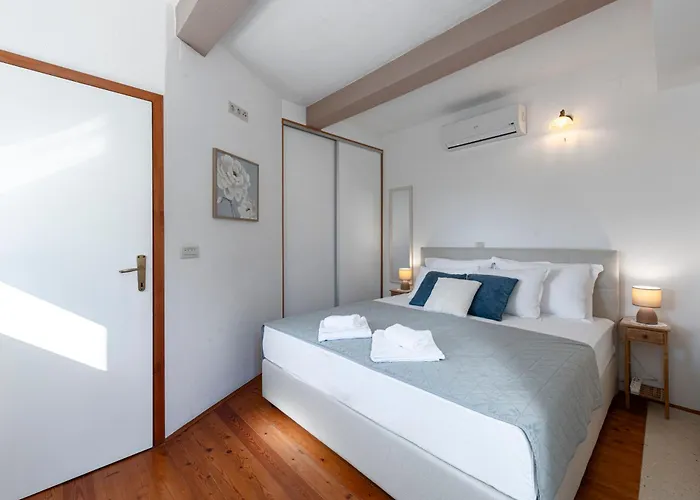Platanus With Private Pool & Sea View * Mlini