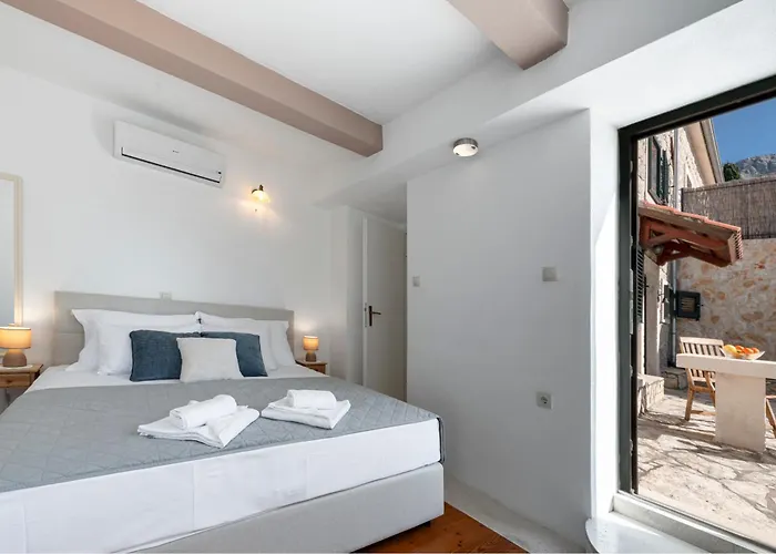 Platanus With Private Pool & Sea View