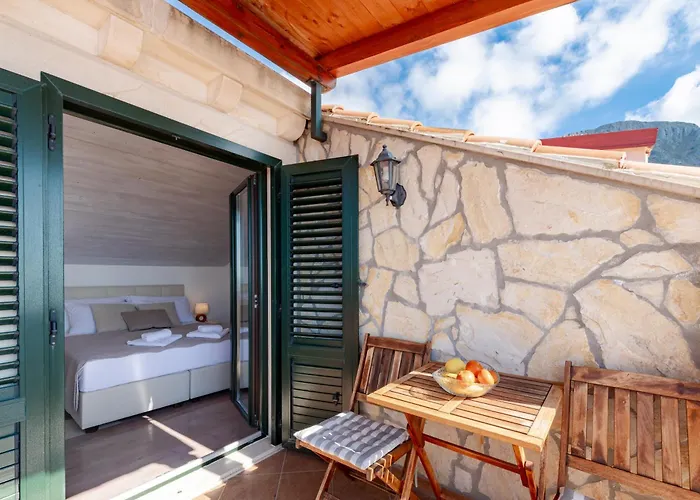 Villa Platanus With Private Pool & Sea View