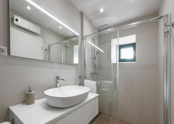 Platanus With Private Pool & Sea View Mlini