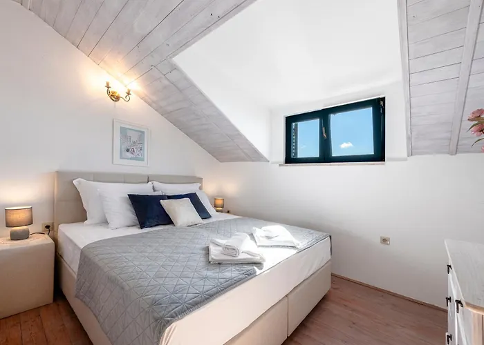 Platanus With Private Pool & Sea View Villa