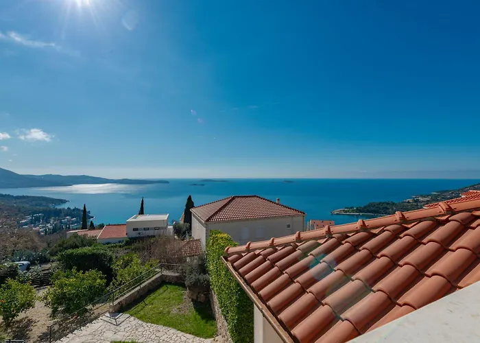 Villa Platanus With Private Pool & Sea View