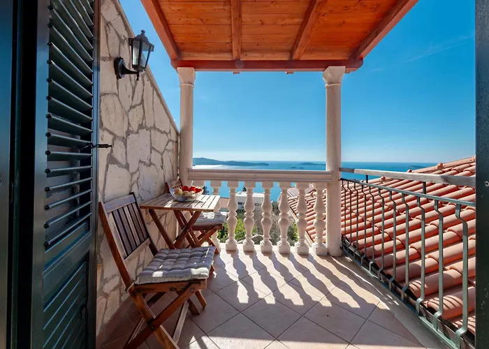 Platanus With Private Pool & Sea View Villa *