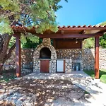Platanus With Private Pool & Sea View Вилла Млини