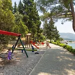 Platanus With Private Pool & Sea View Вилла Млини