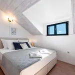 Platanus With Private Pool & Sea View Вилла