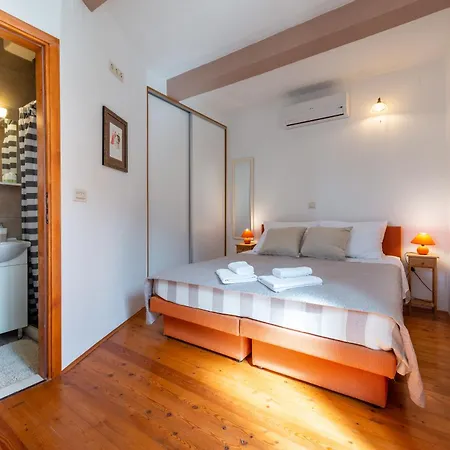 Platanus With Private Pool & Sea View Mlini