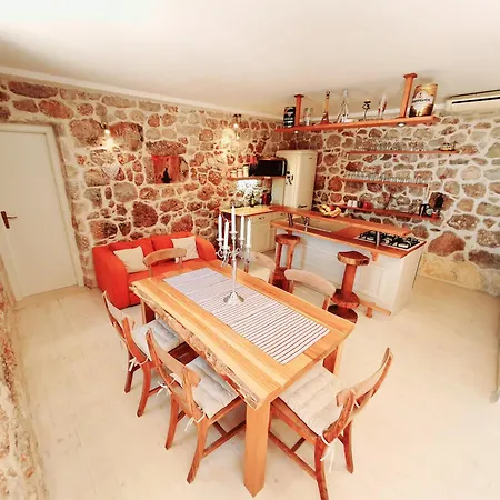 Platanus With Private Pool & Sea View