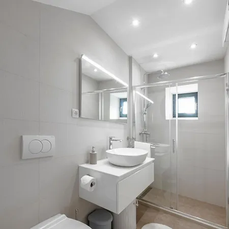 Willa Platanus With Private Pool & Sea View Mlini
