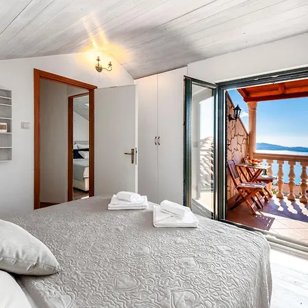 Platanus With Private Pool & Sea View