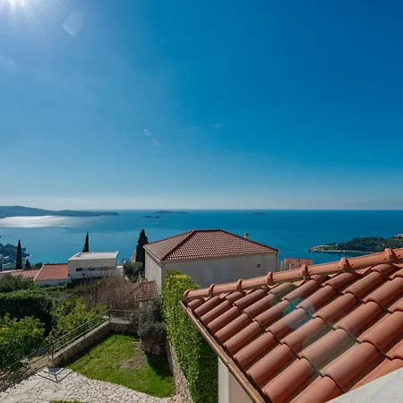 Villa Platanus With Private Pool & Sea View