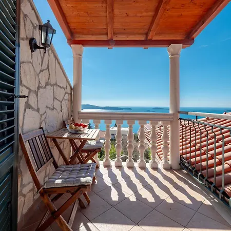 Platanus With Private Pool & Sea View Villa *