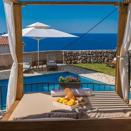 Villa Platanus With Private Pool & Sea View