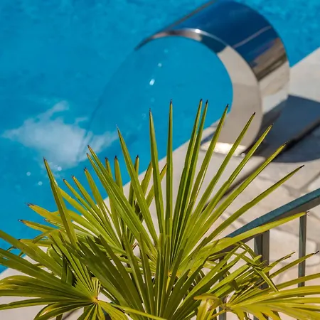 Platanus With Private Pool & Sea View Mlini