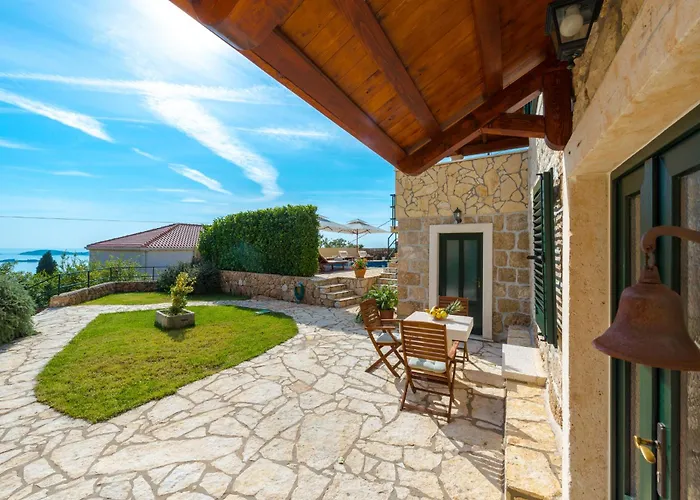 Platanus With Private Pool & Sea View *