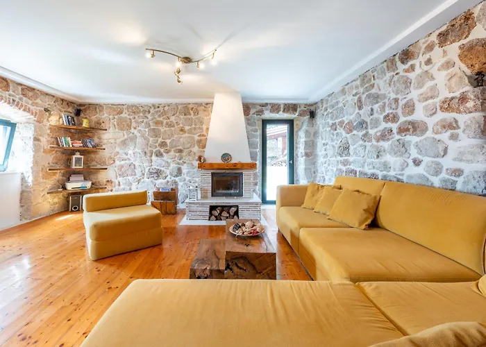 Platanus With Private Pool & Sea View Villa *