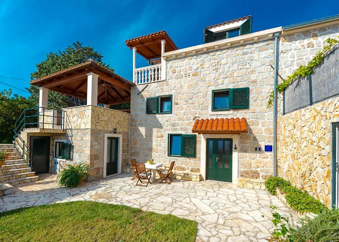 Platanus With Private Pool & Sea View